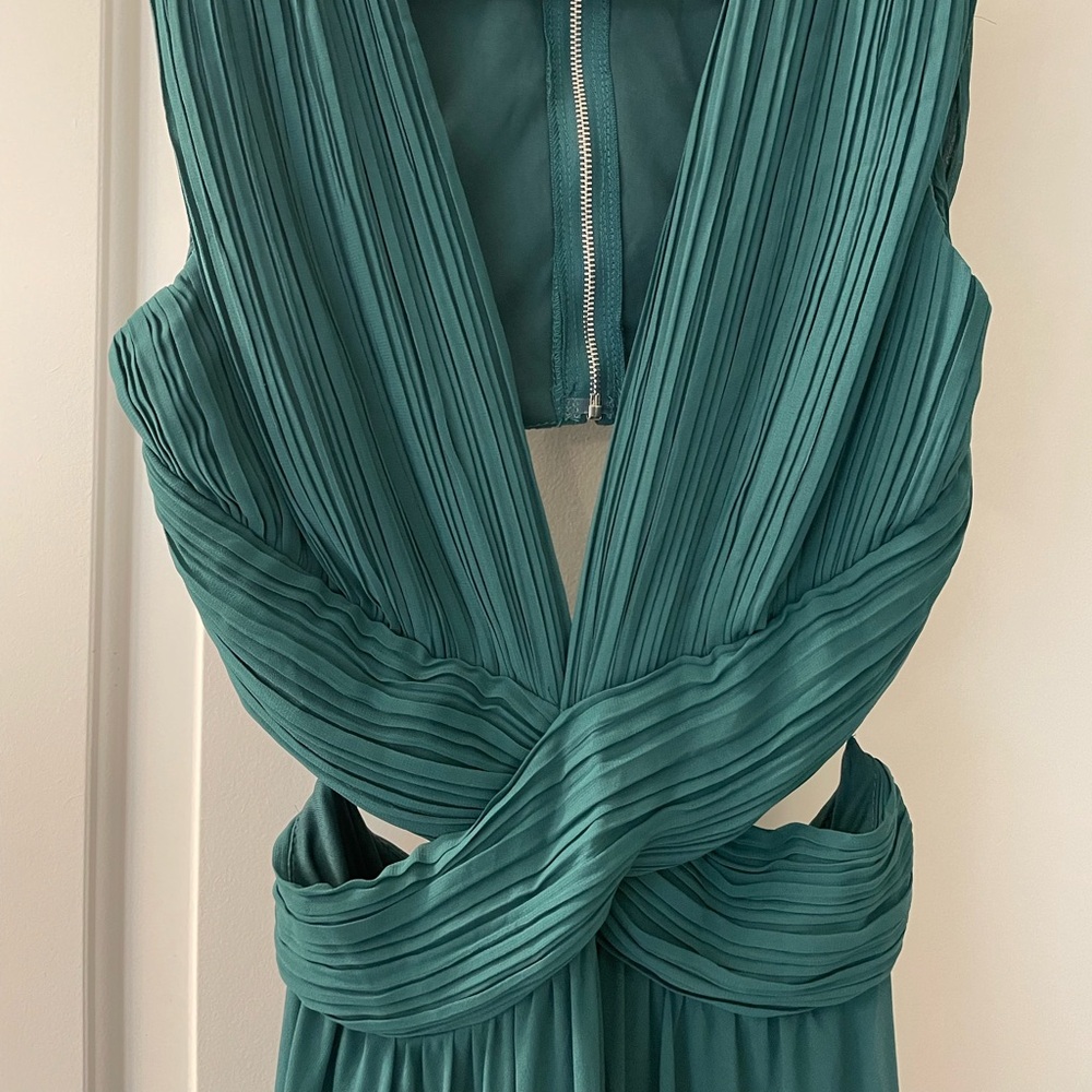 Lulu’s Emerald Green Cutout Maxi Dress